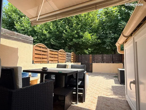 T2 meublé avec terrasse - Location au mois
