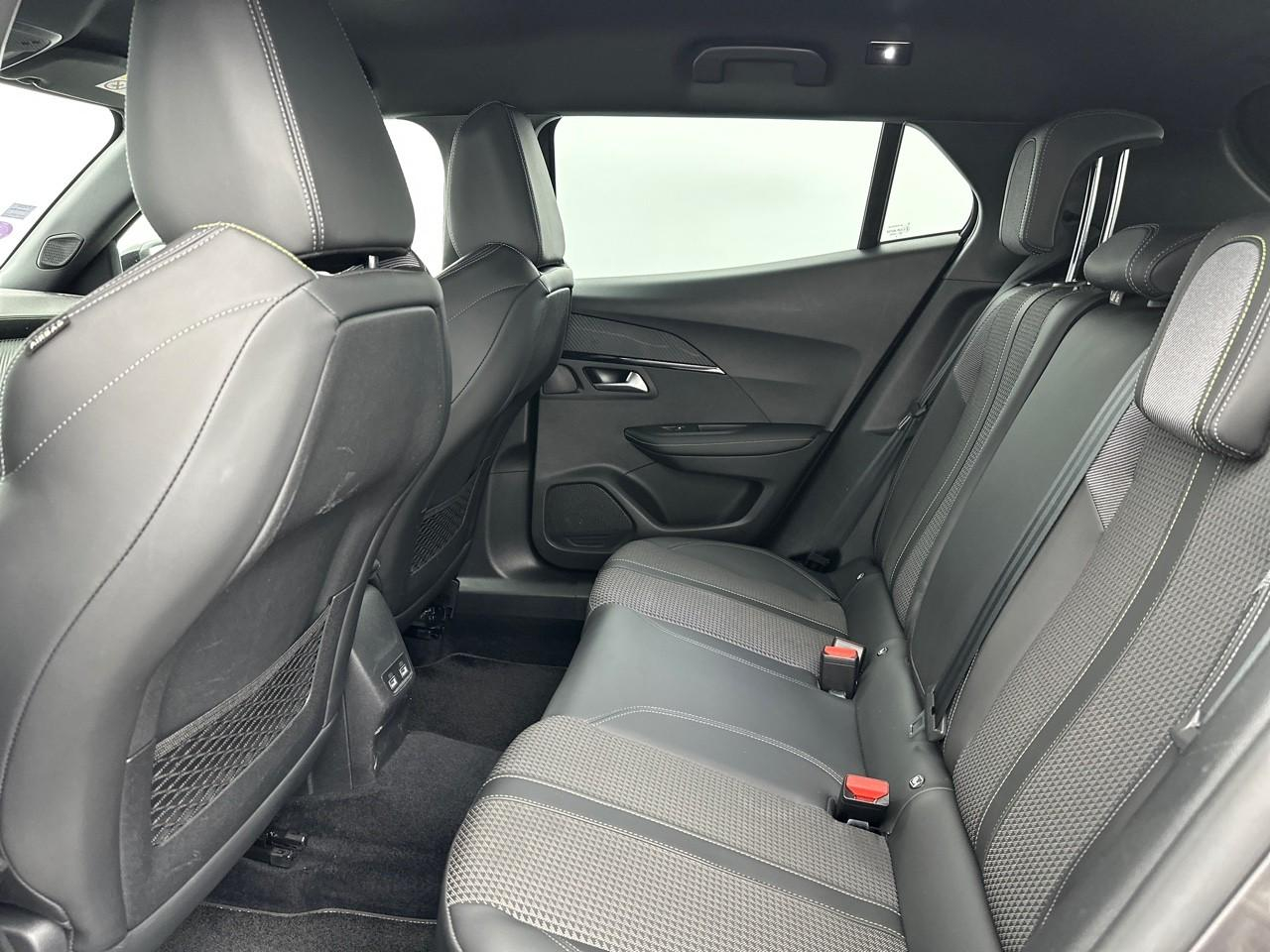 Peugeot 2008 puretech 130 s&s bvm6 gt — photo 12