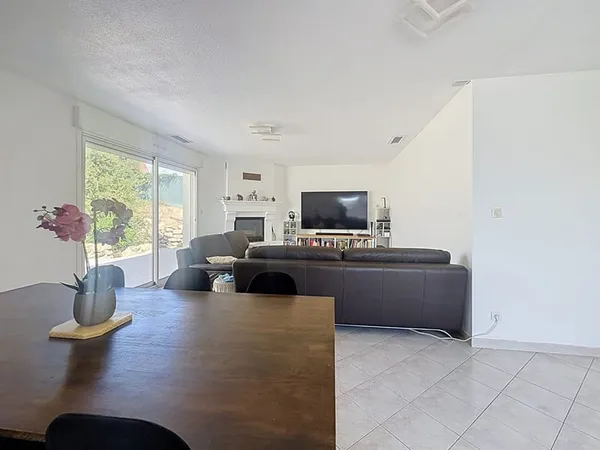 Maison Lespignan 4 pièce(s) 124 m2