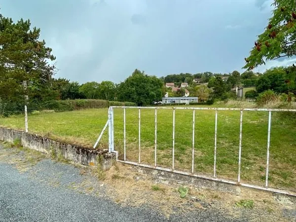 A vendre terrain constructible de 1901 m² - 23170 Chambon-sur-Voueize