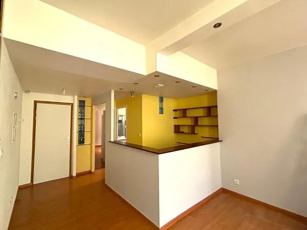 F2 moderne et lumineux 1er etage