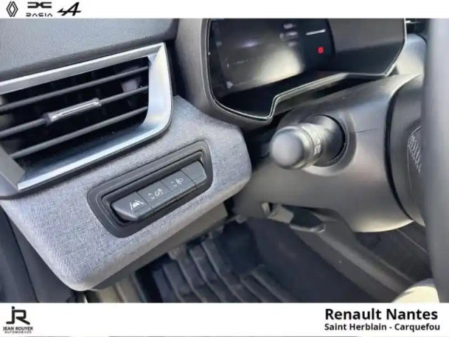 Renault Clio 1.0 tce 90ch evolution — photo 11
