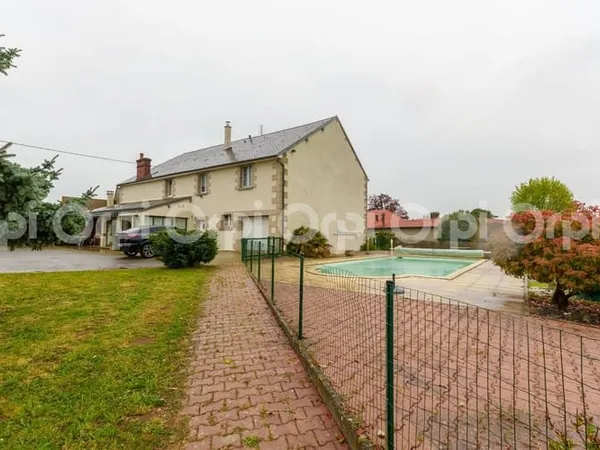 Maison 6 pièces 260 m²