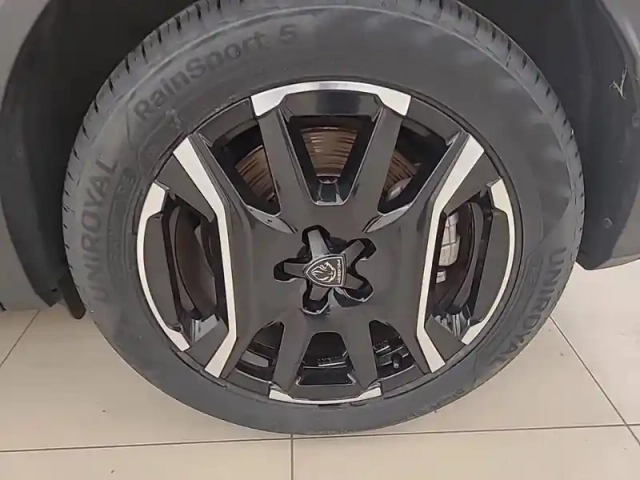 Peugeot 3008 electrique 210 ch 73 kwh — photo 35