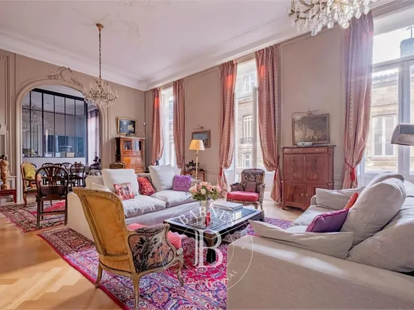 Vends t6 et plus - 218 m² - Bordeaux 33000