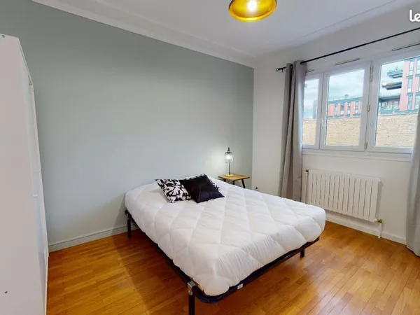 Chambre 7 pièces 98 m²