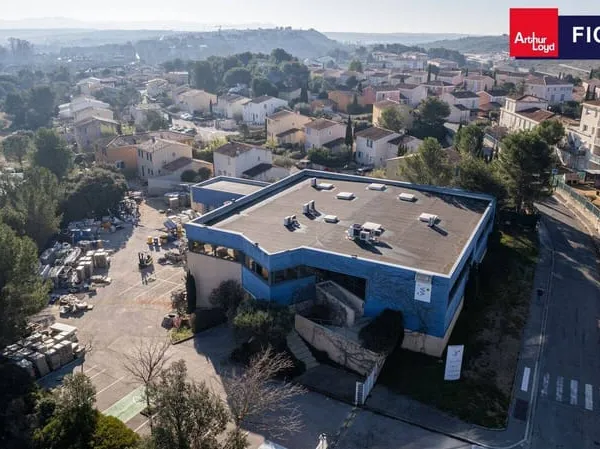 Local d'activité 994 m²