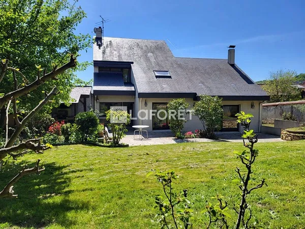 Maison 8 pièces 230 m²