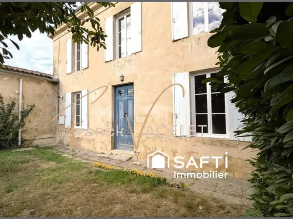 Charmante Girondine en pierre avec jardin clos et dépendance