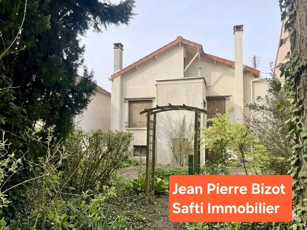 Maison à rénover sur très beau terrain de 547 m²