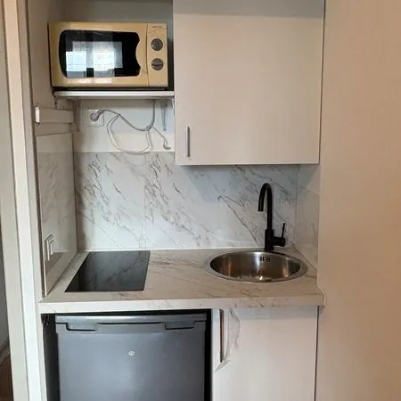 À LOUER - Studio meublé 14 m² entièrement rénové - Grenoble