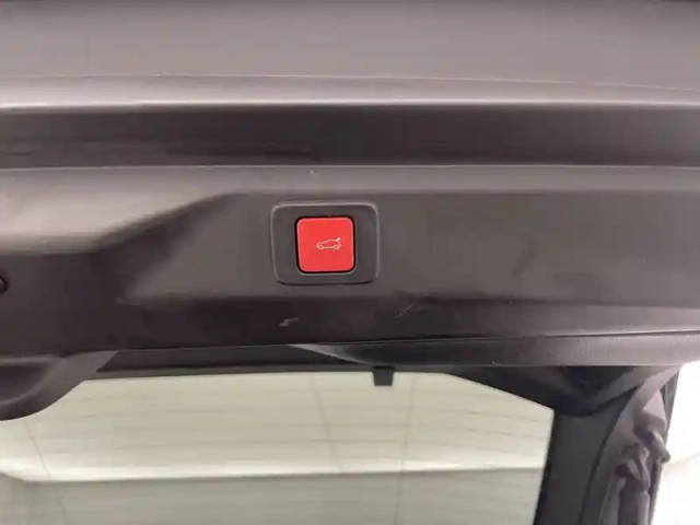 Peugeot 3008 hybrid 136 e-dcs6 — photo 92