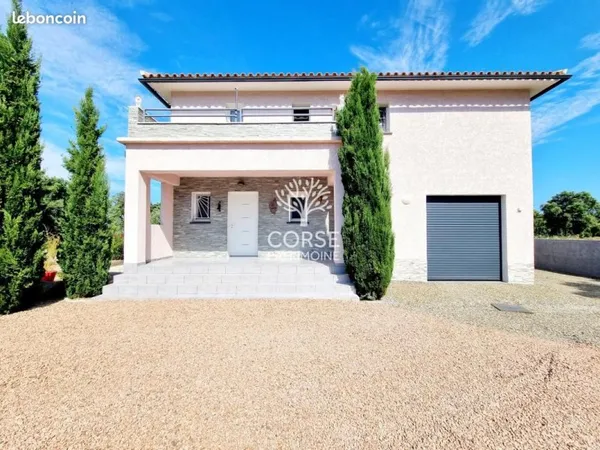 Villa 9 pièces 215 m²