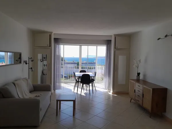 ? Appartement T1 - 40 m² entièrement rénové, meublé,
