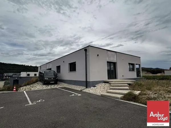 SAINT PAUL TROIS CHATEAUX - BUREAUX et ATELIER à