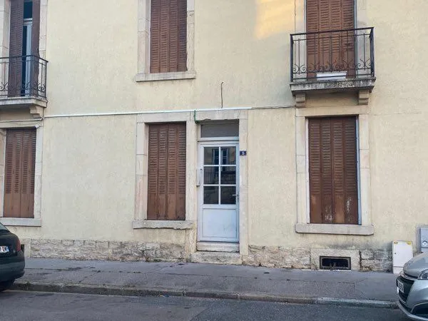 Beau T3 proche place wilson Rez de chaussée