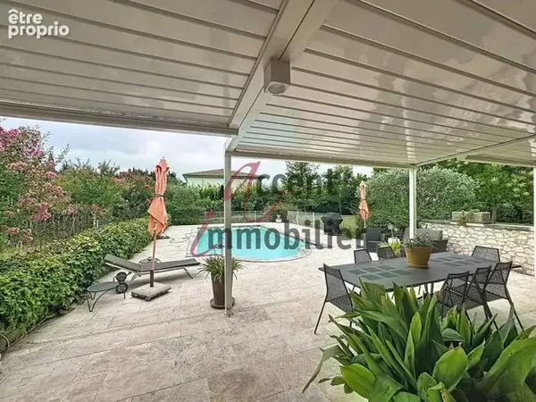 Cabannes, maison principale 180m² avec piscine sécurisée et son local d'activité
