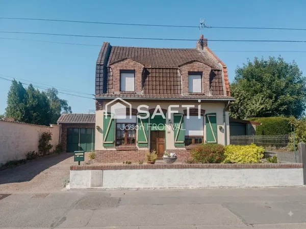 Maison en briques sur plus de 800 m² avec vue dégagée sur les champs