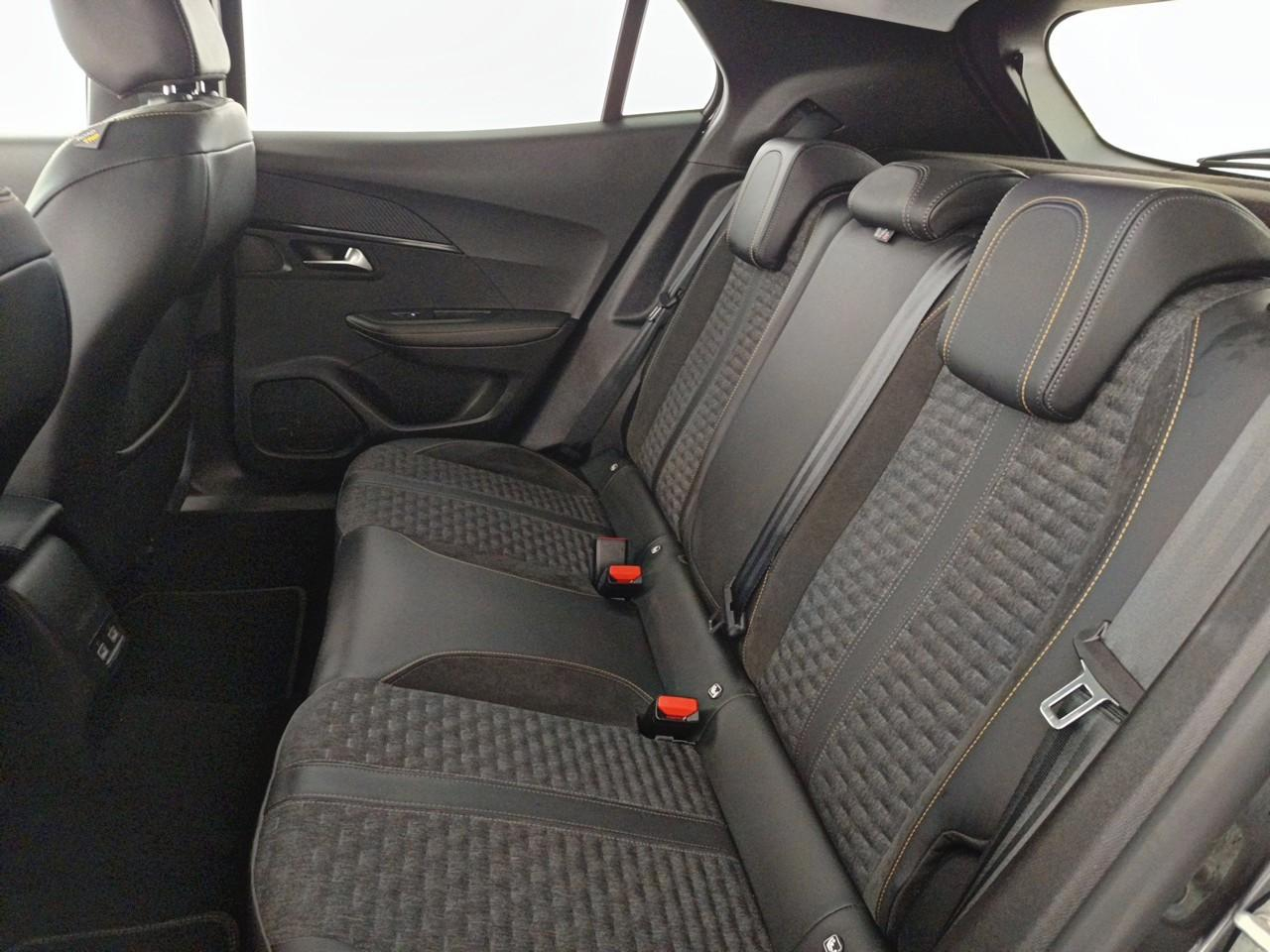Peugeot 2008 puretech 130 s&s eat8 roadtrip — photo 10