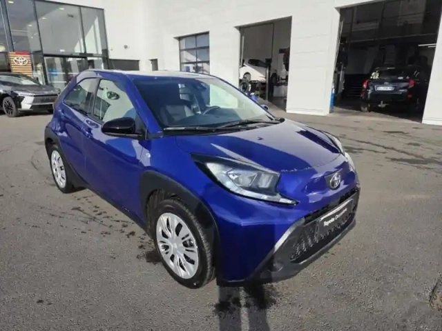 Toyota Aygo x 1.0 vvt-i 72ch dynamic my23 — photo 3