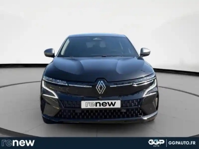 Renault Megane e-tech electric ev60 220ch iconic optimum charge — photo 8