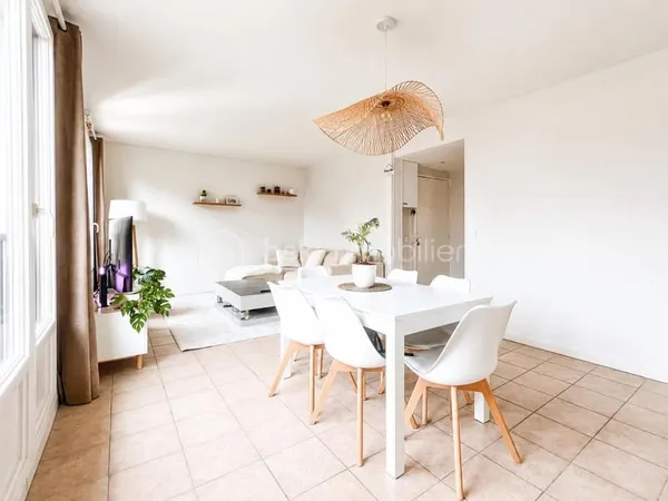 Appartement F3 de 63m² à Brie-Comte-Robert dans résidence verdoyante - 2 Chambres + Cave