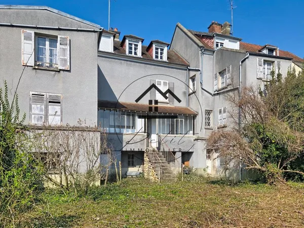 Grande maison de caractère de 200 m2 Idéale famille ou act