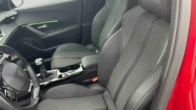 Peugeot 2008 puretech 130 s&amp;s bvm6 — photo 31