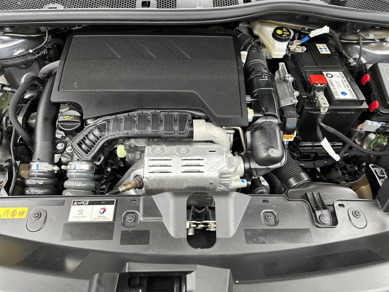 Peugeot 2008 puretech 130 s&s eat8 allure — photo 13