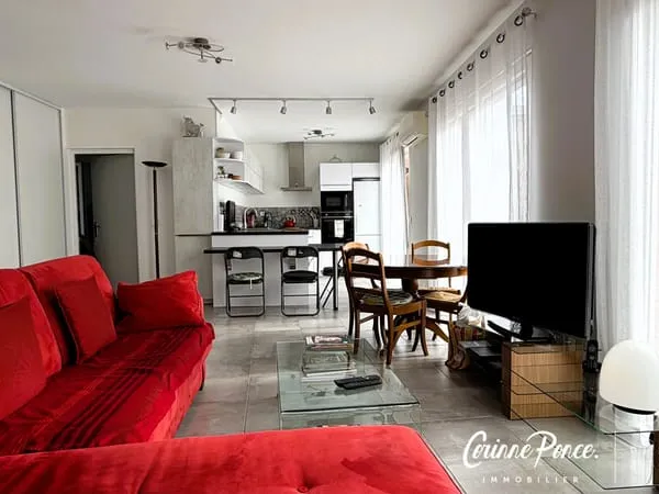 NIMES CENTRE QUARTIER MONTAURY P4 114M2 ASCENSEUR PARKING PR