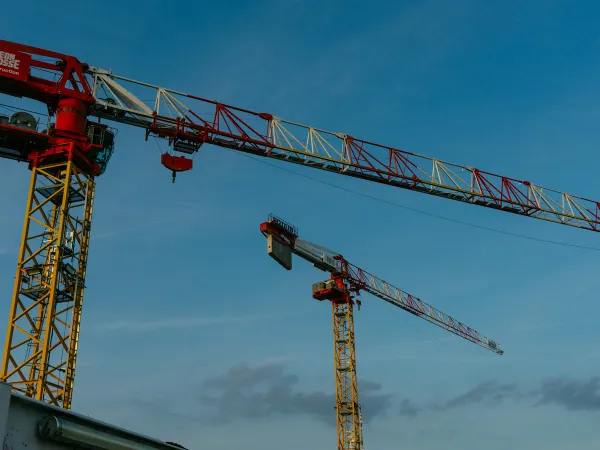 Construction neuve : les permis reculent de 2,5 % en juillet, les mises en chantier accélèrent de 8,9 % — les chiffres d'août attendus fin septembre