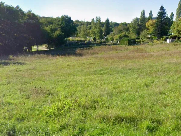 Terrain 6 520 m² à louer - Dourdan (91) - 200 /mois