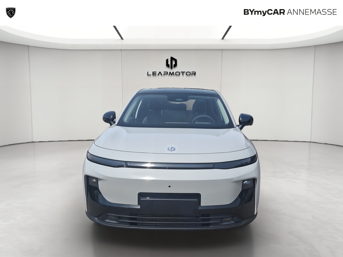 Leapmotor B10 REEV 18.8 kWh - 160 kW — photo 8