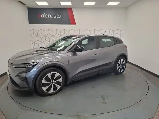 Renault Megane e-tech er ev60 130ch super charge — photo 6