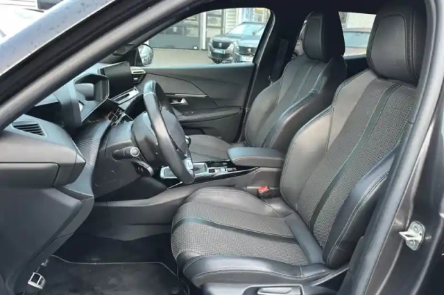 Peugeot 2008 puretech 130 s&amp;s bvm6 — photo 25