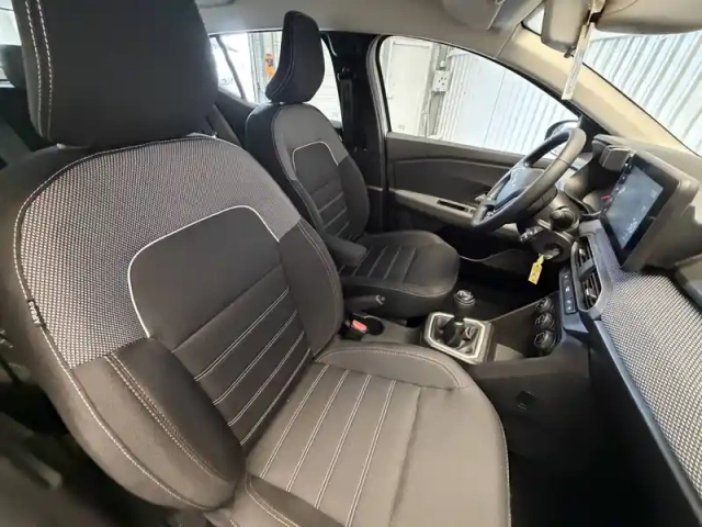 Dacia Sandero tce 90 — photo 12