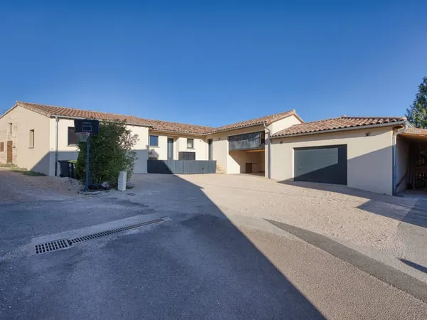 SUPERBE VILLA