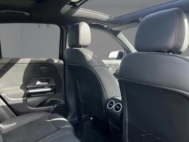 Mercedes Gla 250 e hybrid eq amg line — photo 18