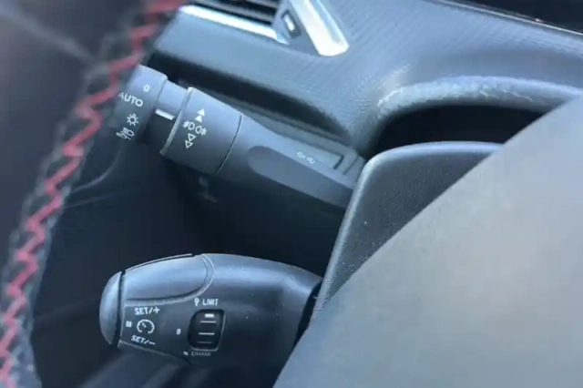 Peugeot 2008 puretech 130ch s&amp;s bvm6 — photo 21
