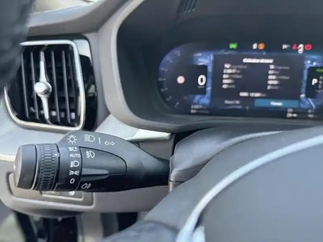 Volvo Xc60 t6 hybride rechargeable 253 + 145ch plus style dark geartronic 8 awd — photo 15