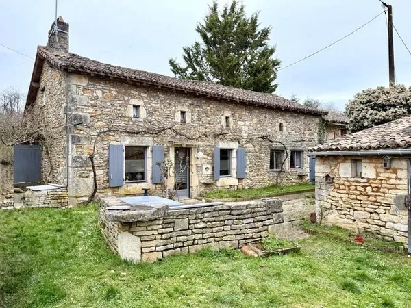Payré- Longère avec 3 chambres et jardin