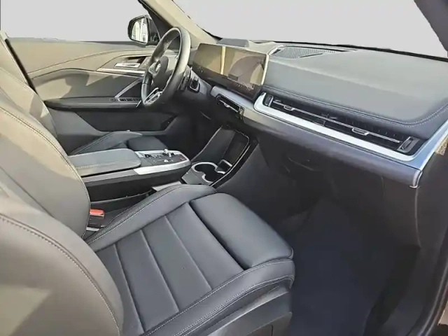 Bmw X1 sdrive 18i 136ch dkg7 — photo 4