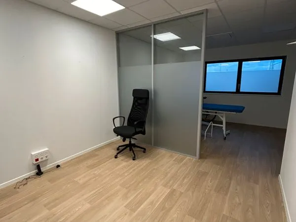 Bureau à louer à Gambsheim, cadre calme et professionnel, espace pluridisciplinaire