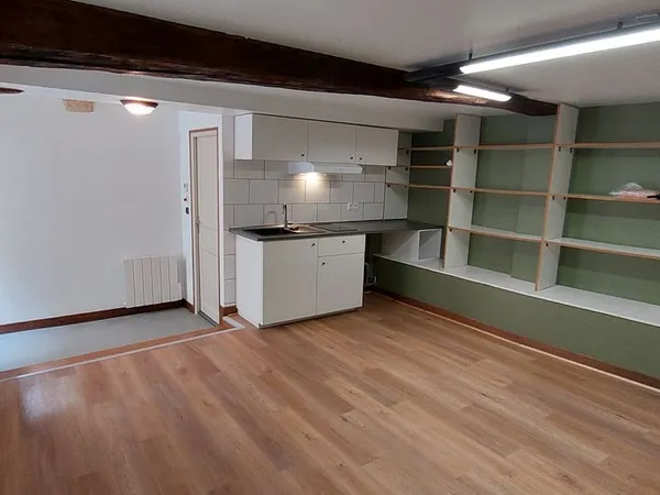 LOUE STUDIO 28 m2 MERCUREY