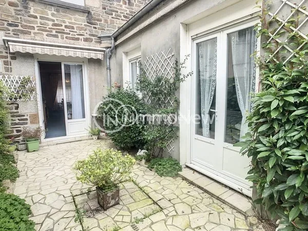 MAISON DE BOURG 134 M2 EN PLEIN COEUR DU CENTRE VILLE DE SOU