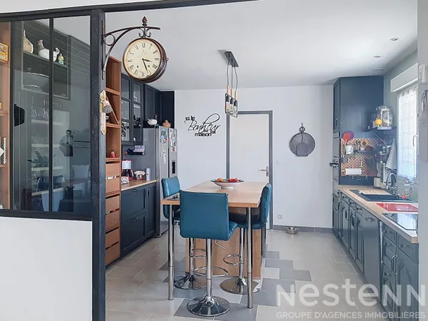 Maison de plain-pied,à vendre au Gua, 3 chambres, 132m², 2 garages