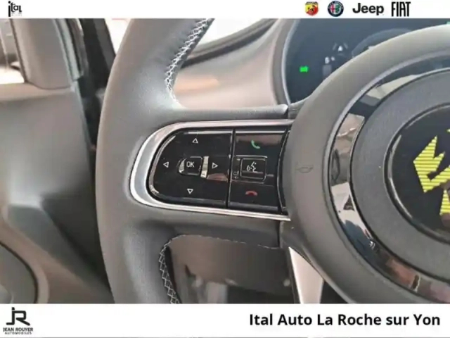 Abarth 500 e 155ch 42kwh  4cv (prime cee de 3600? déduit) — photo 13
