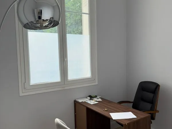 Loue bureau lumineux