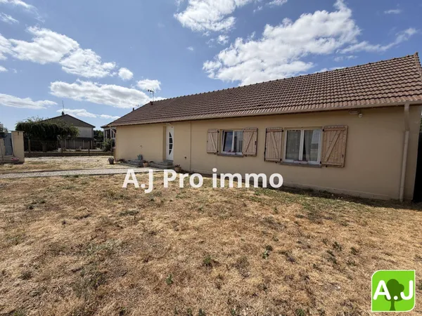 Maison plain pied trois chambre avec grenier aménageable
