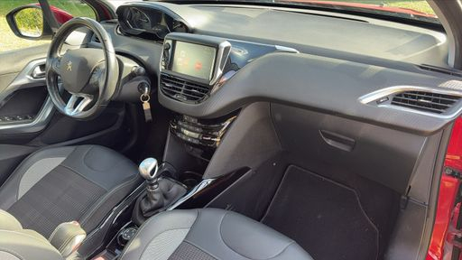 Peugeot 2008 1.2 PureTech 130 - Allure – 2018 – 66477 km – Essence – Boîte Manuelle — photo 30